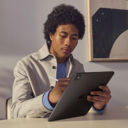 Планшет Apple iPad Pro 13" 256Gb (2024) Wi-Fi серебристый